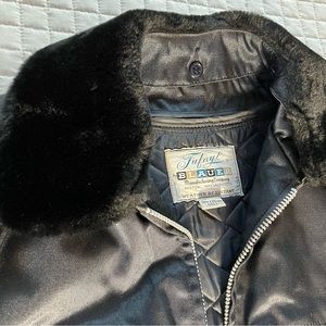 Blauer vintage B dry waterproof  size L
jacket w/ removable liner & collar